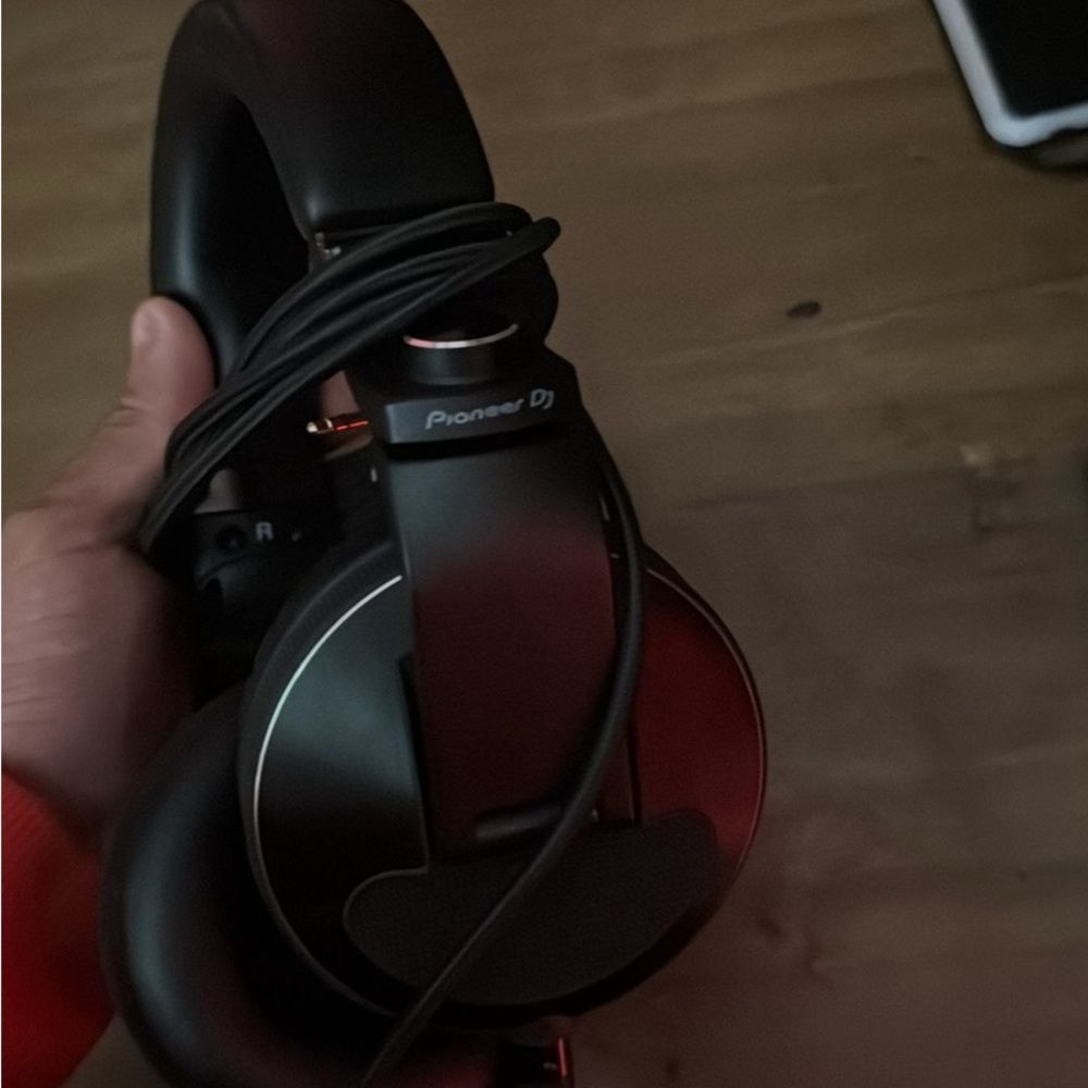 Selling these headphones work amazing!